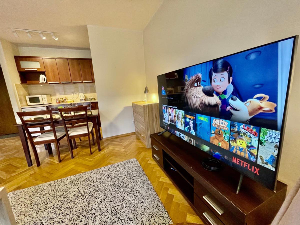 Raven Metro Fast Wifi 70'Tv Netflix Hbomax Appletv Apartment Warsaw Ngoại thất bức ảnh